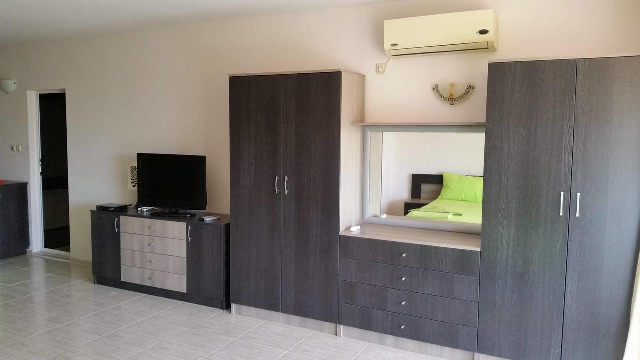 St. Sofia Apartments - Official Rental Slântsjev Brjag Eksteriør bilde