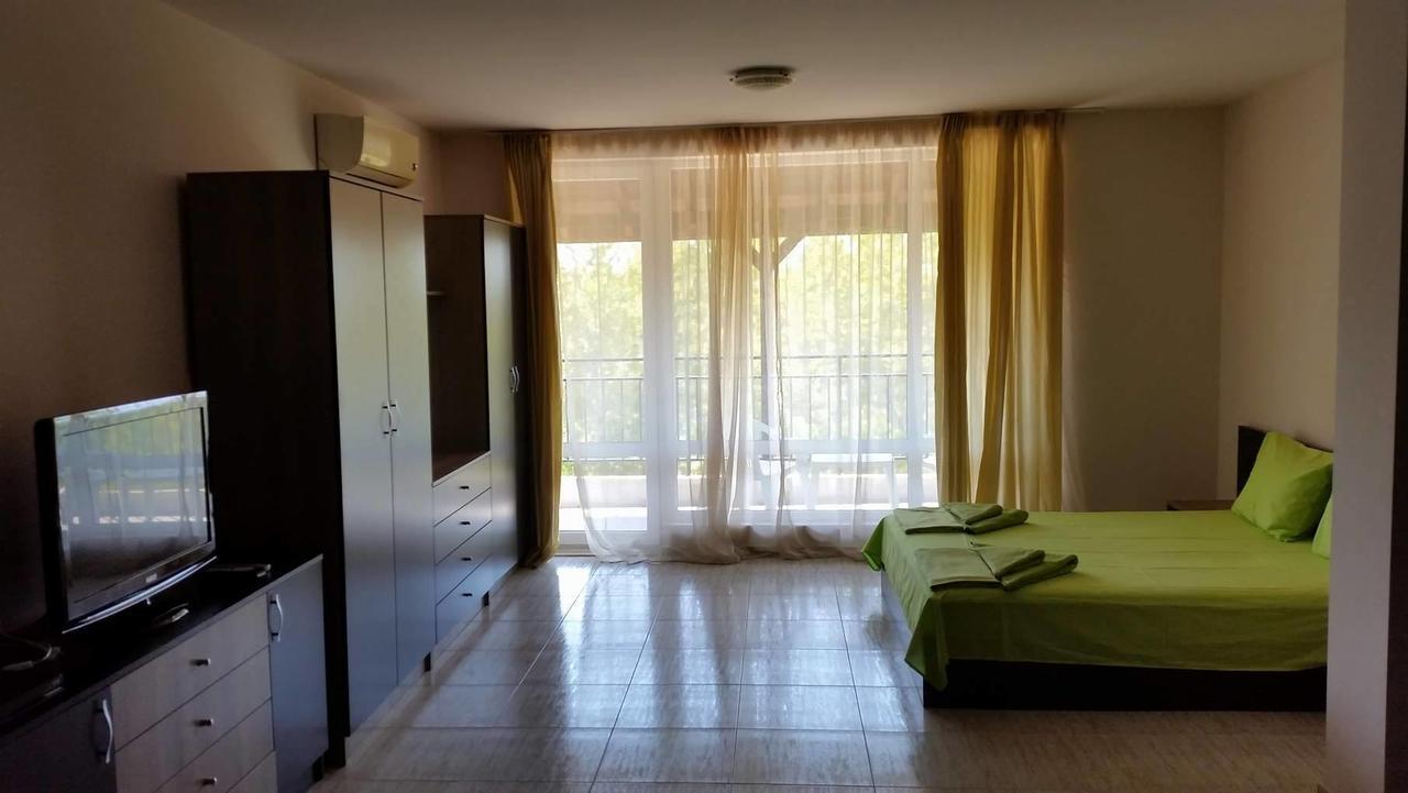 St. Sofia Apartments - Official Rental Slântsjev Brjag Eksteriør bilde