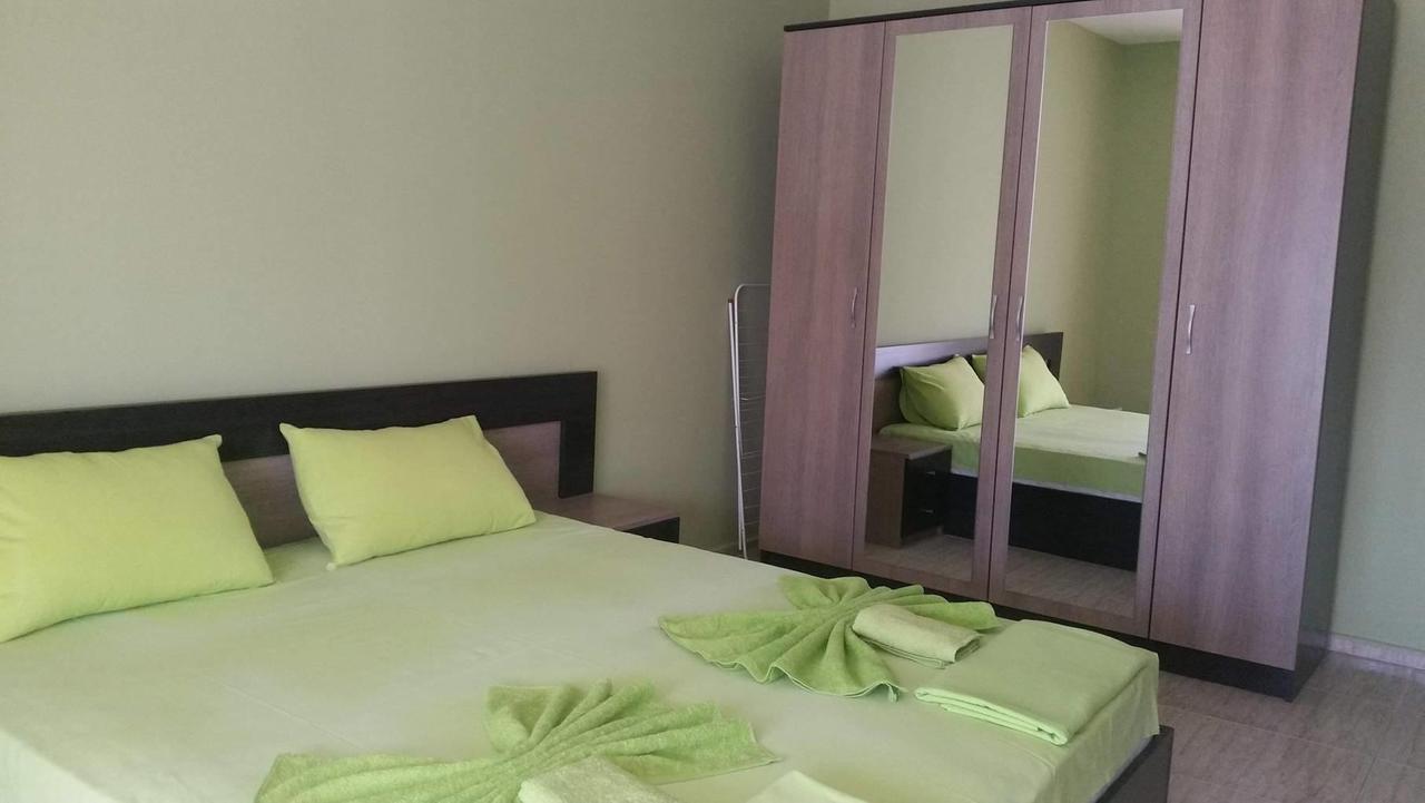 St. Sofia Apartments - Official Rental Slântsjev Brjag Eksteriør bilde